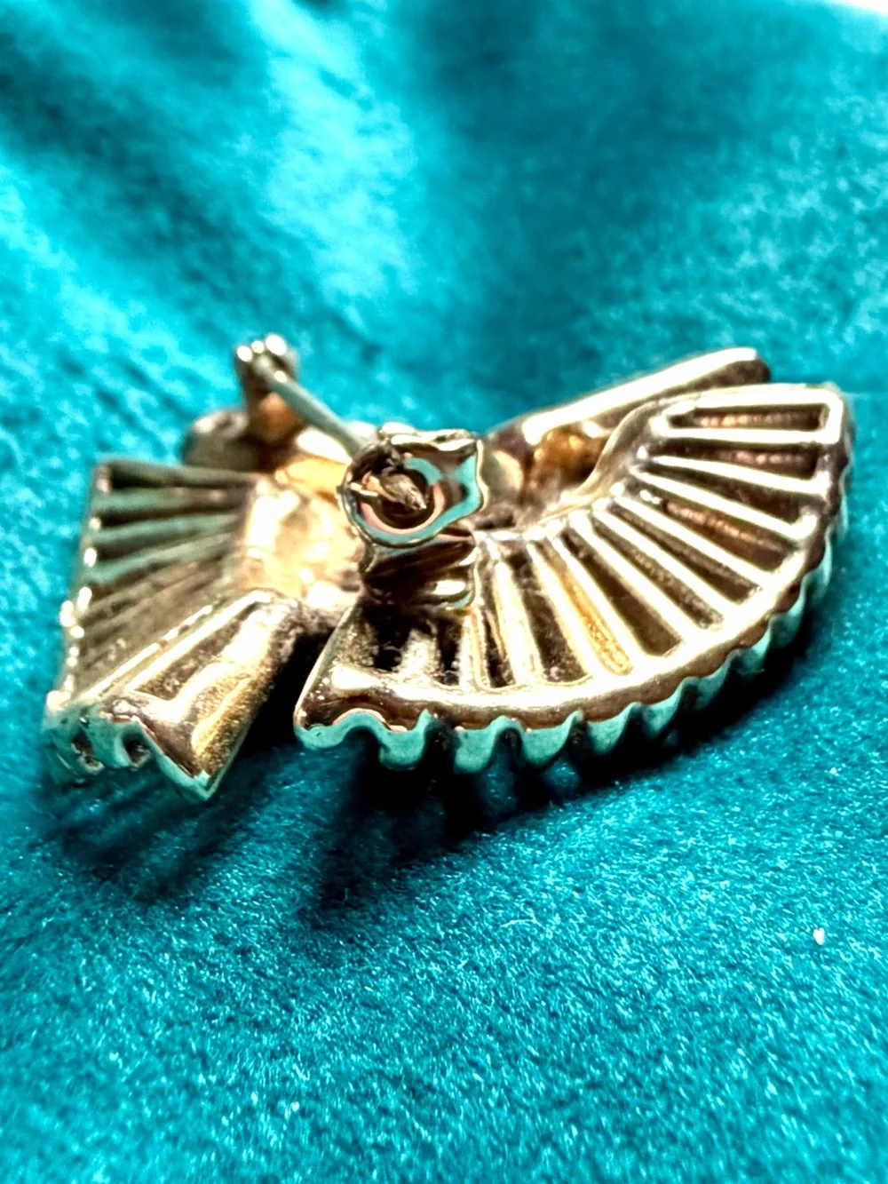 Vintage Gold Tone Interlocking Fan Brooch Pin Faux Pearl Center